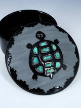 Boîte à bijoux colibri en poterie noire San Juan Pueblo