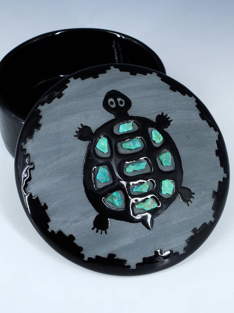 Boîte à bijoux colibri en poterie noire San Juan Pueblo