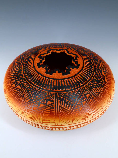 Vase en poterie gravée Acoma Pueblo