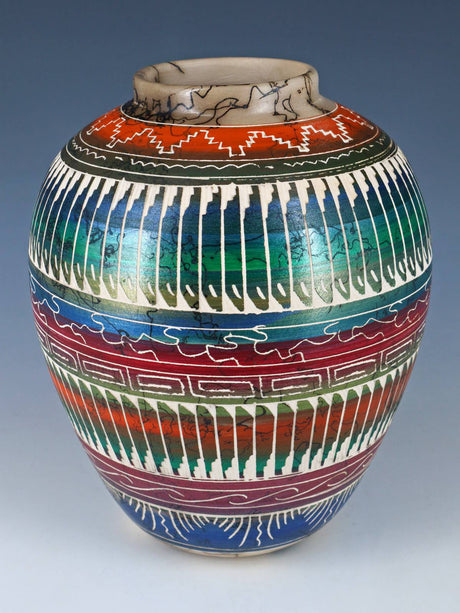 Vase de poterie en crin de cheval gravé Navajo