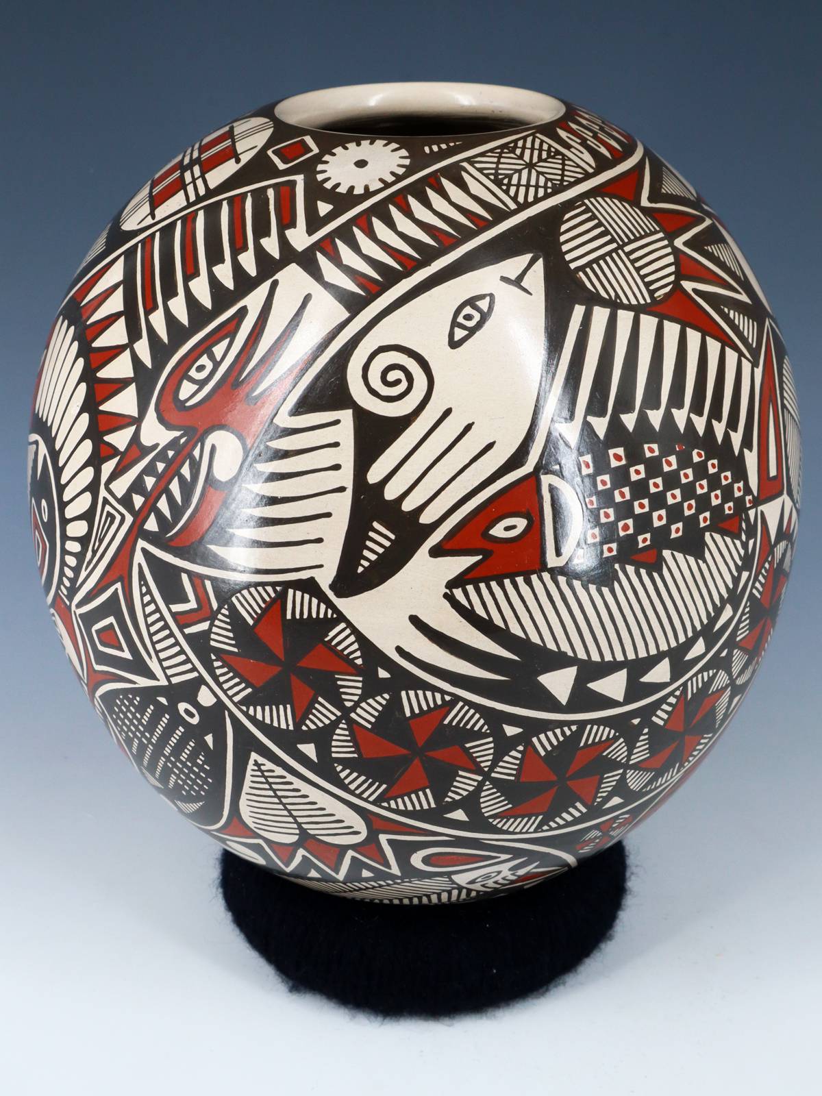Hand Coiled Mata Ortiz Paquime Pottery Vase