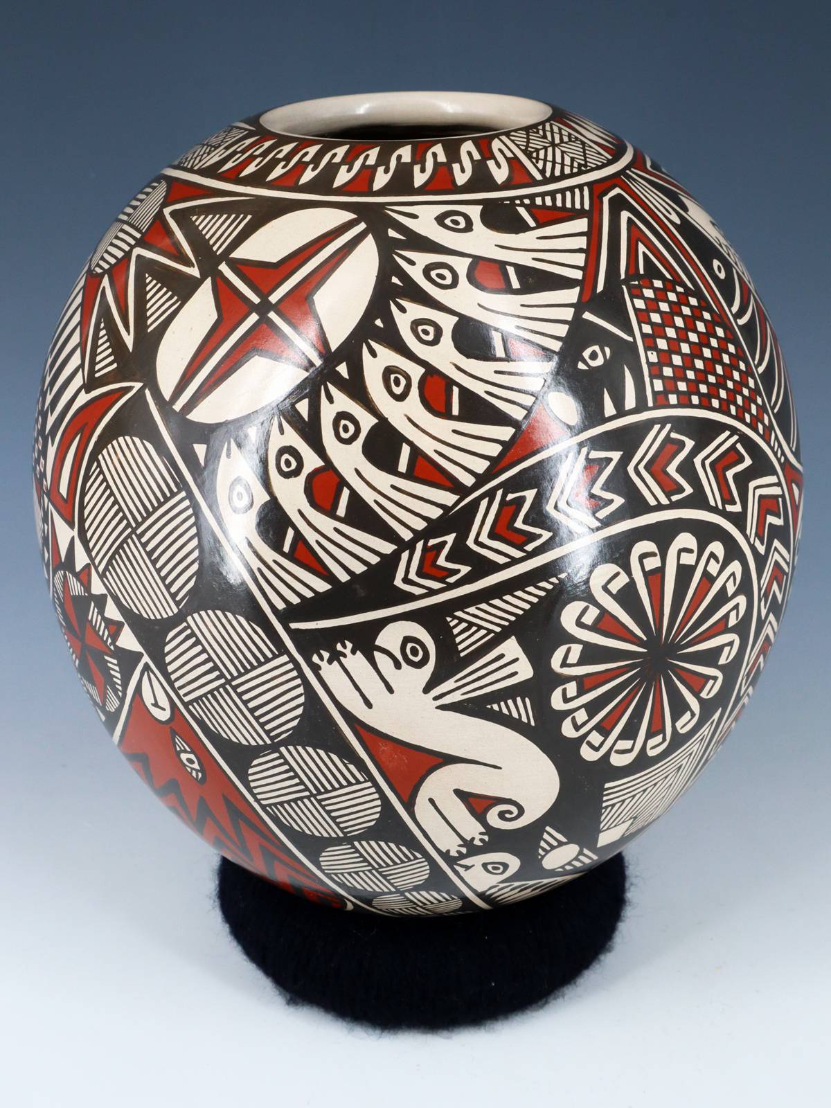 Hand Coiled Mata Ortiz Paquime Pottery Vase