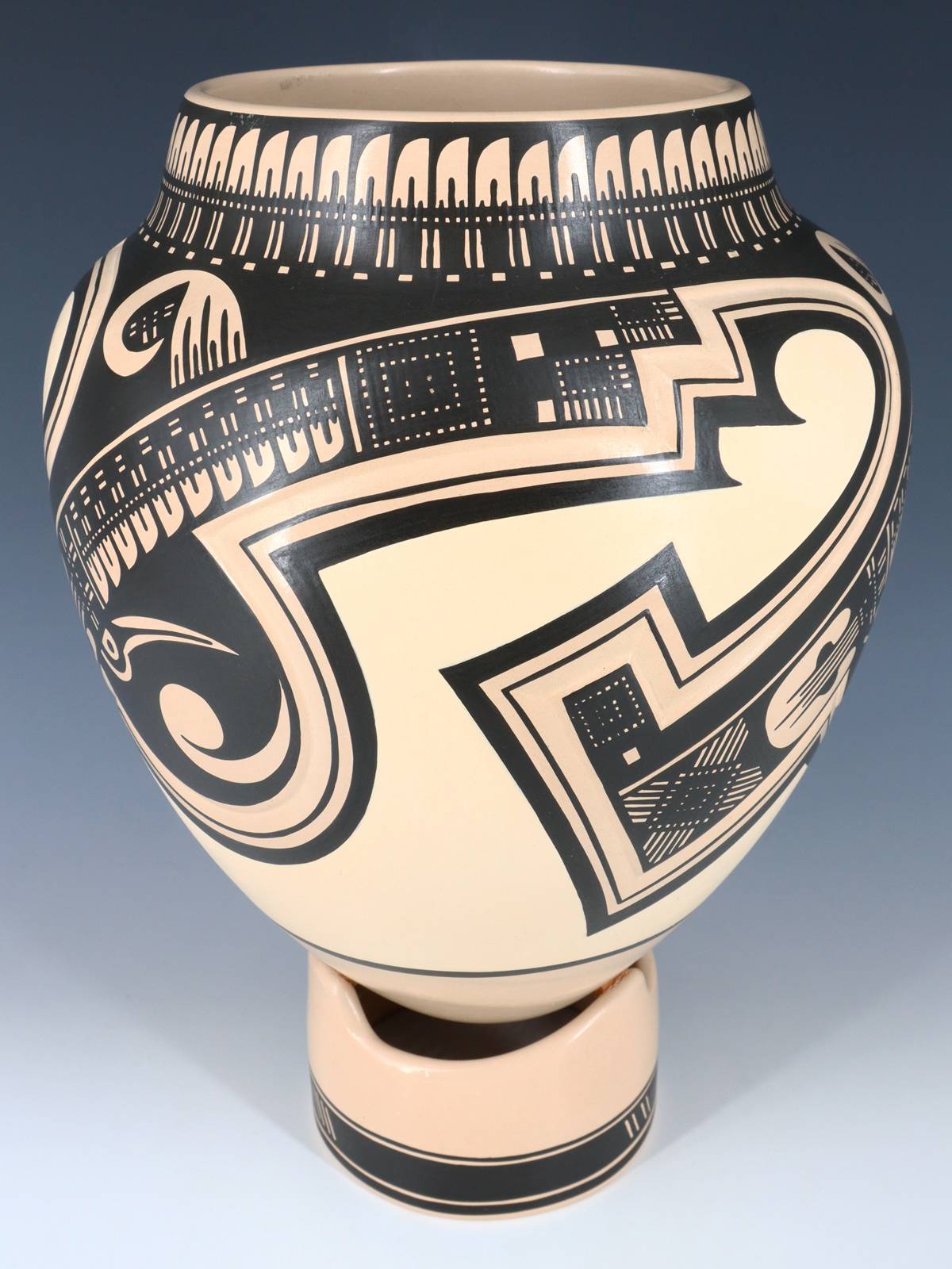 Mata Ortiz Hand Coiled Pottery - PuebloDirect.com