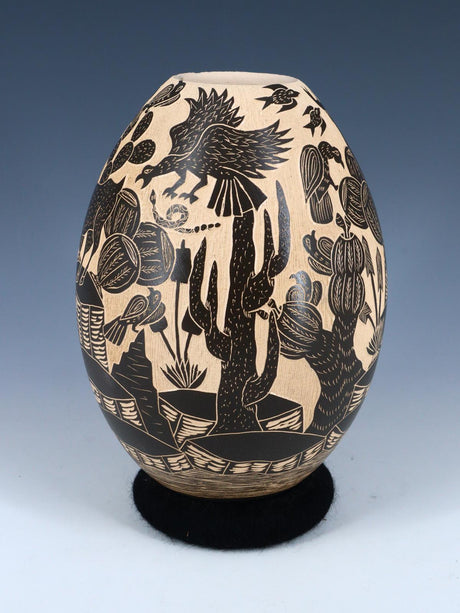 Mata Ortiz Hand Coiled Wildlife Etched Pottery