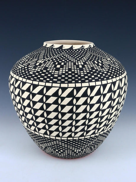 Acoma Pueblo Eye Dazzler Pottery