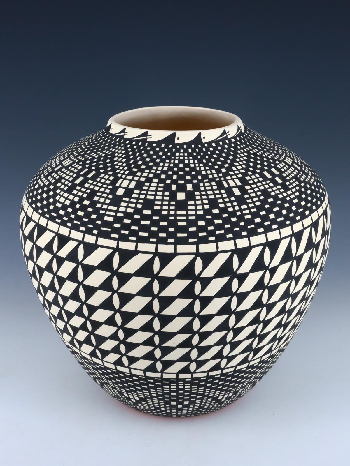 Acoma Pueblo Eye Dazzler Pottery