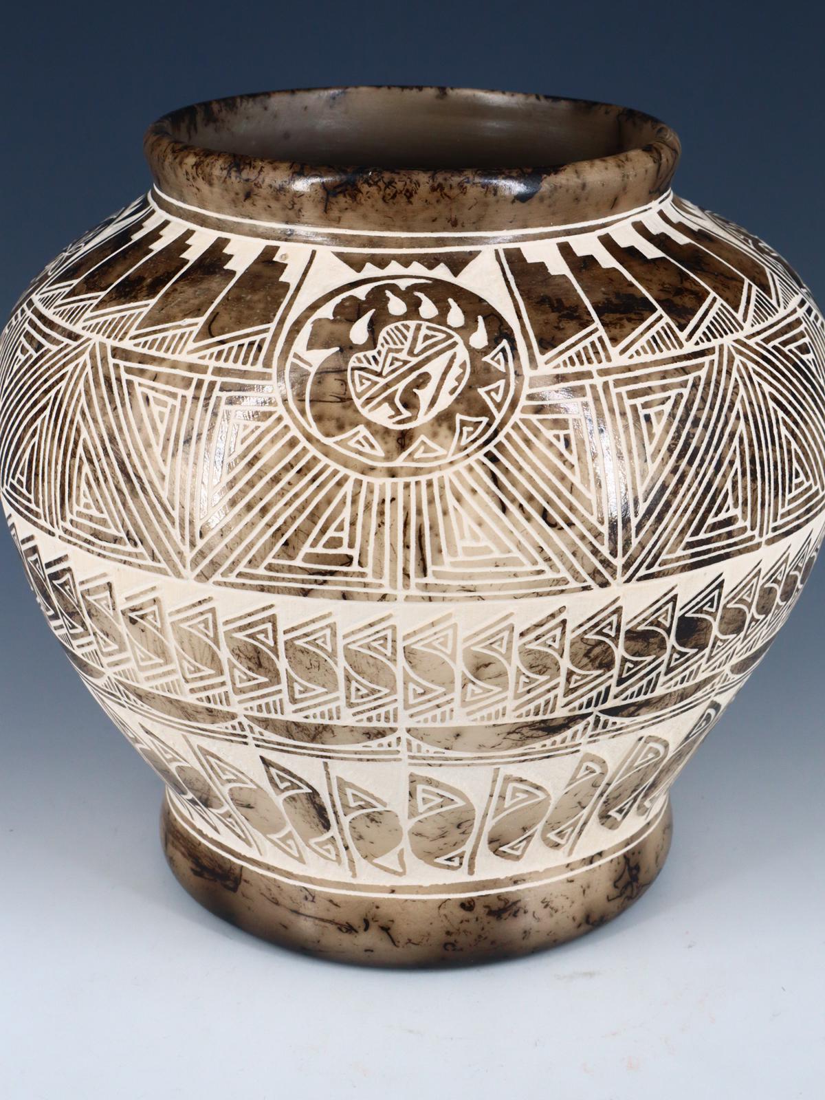 Etched Horsehair Acoma Pueblo Pottery