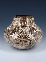 Etched Bearpaw Horsehair Acoma Pueblo Pottery