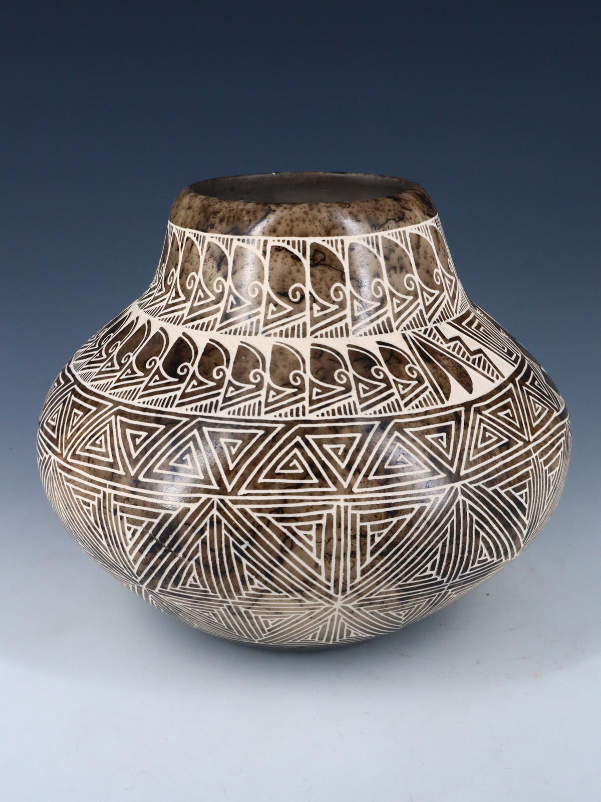 Etched Bearpaw Horsehair Acoma Pueblo Pottery