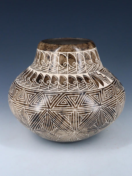 Etched Bearpaw Horsehair Acoma Pueblo Pottery