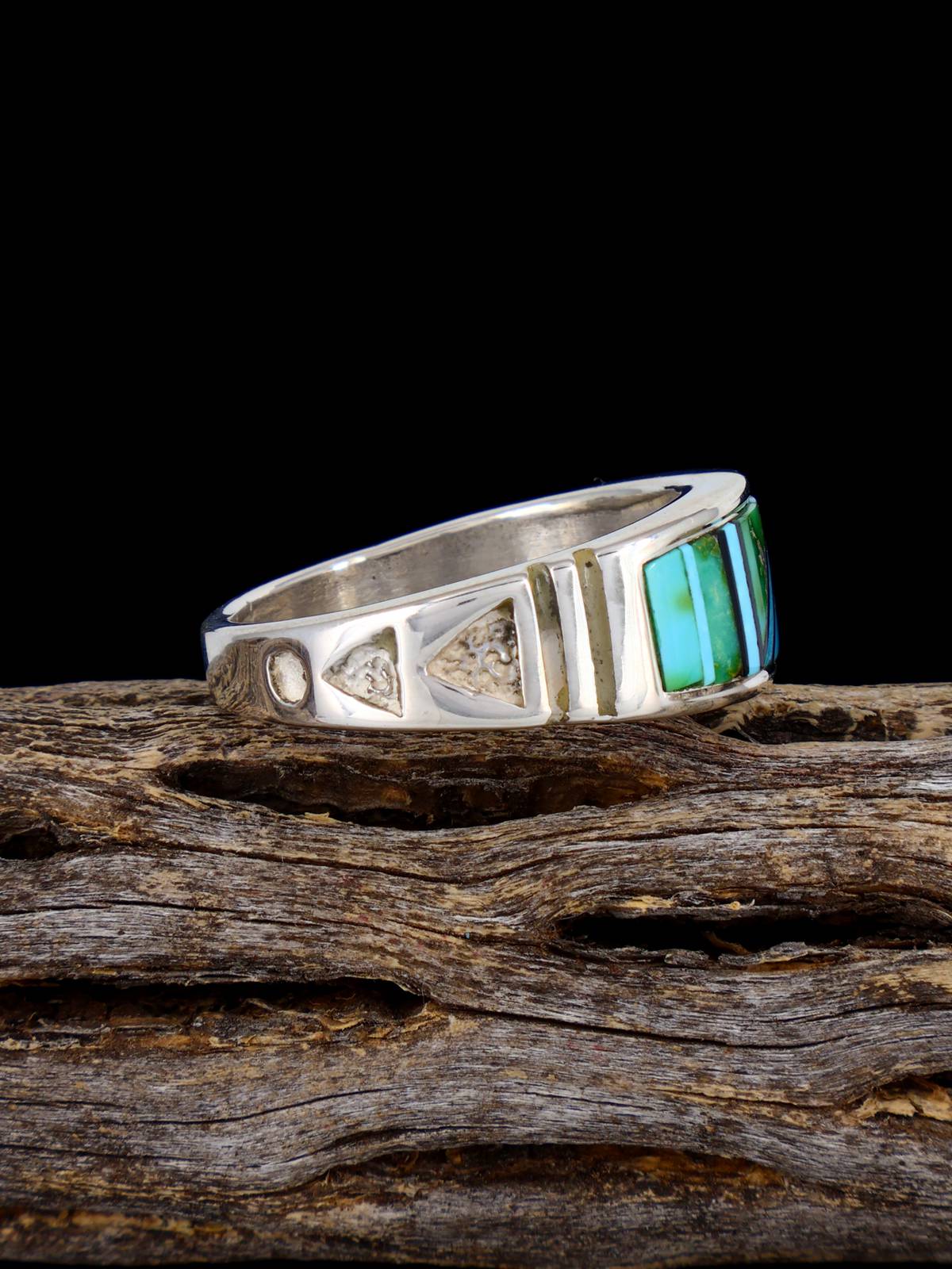 Anillo con incrustaciones de turquesa y oro de Sonora, talla 12