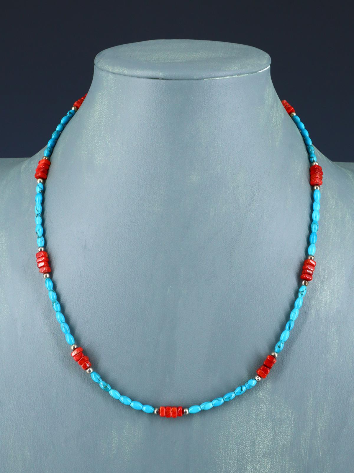 Collar de coral y turquesa de manzana de una sola hebra de Santo Domingo