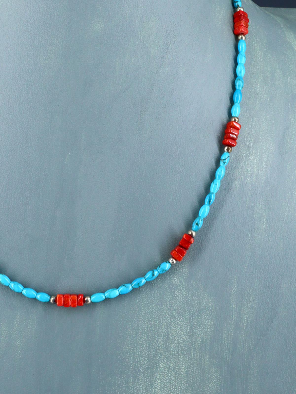 Collar de coral y turquesa de manzana de una sola hebra de Santo Domingo