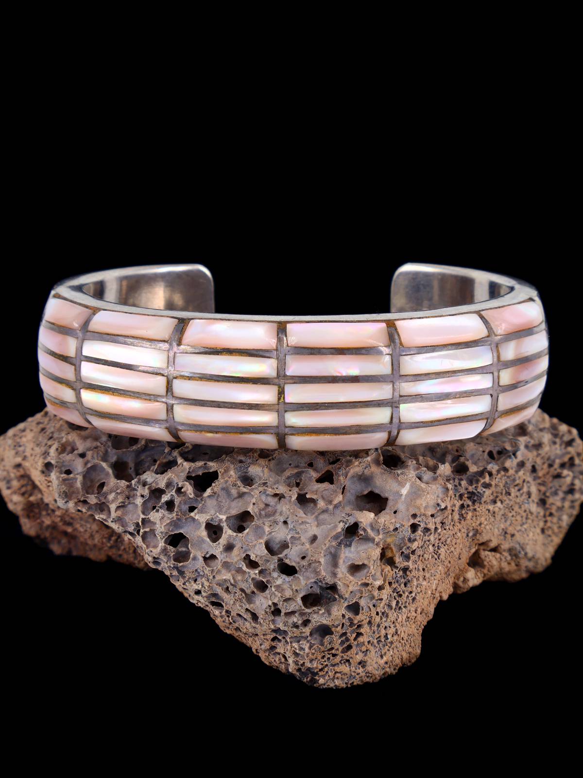 Bracelet manchette incrusté de turquoise et de copeaux de corail en argent sterling vintage Estate