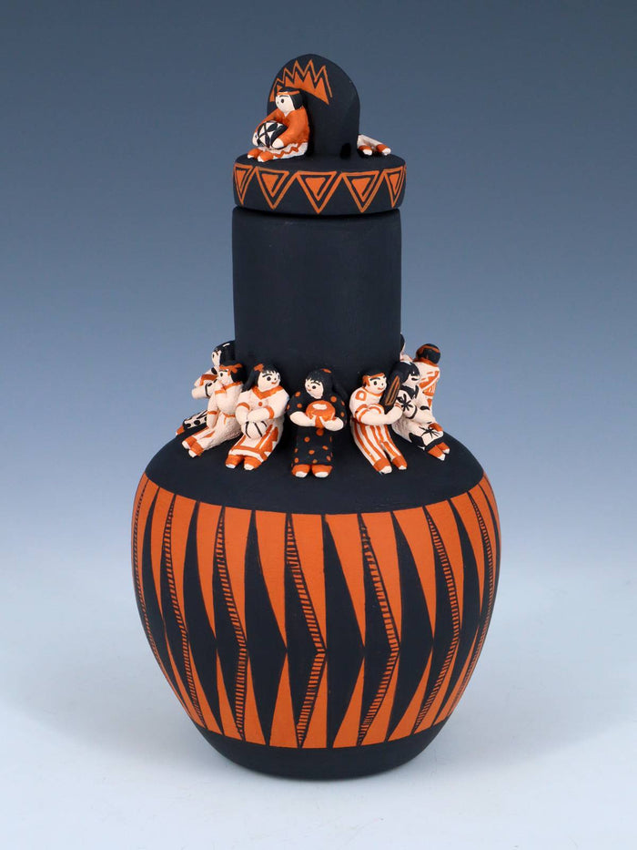 Pottery from Zuni, Navajo, Santo Domingo & More – PuebloDirect.com
