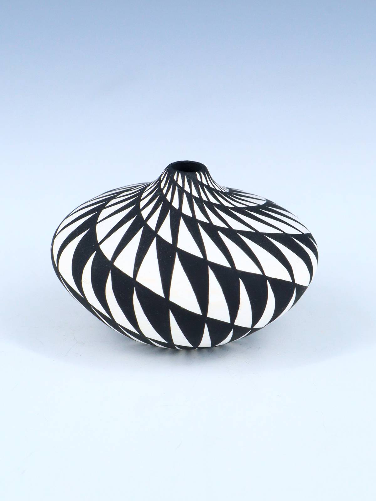 Hand Made Acoma Pueblo Pottery Eye Dazzler Seed Pot - PuebloDirect.com