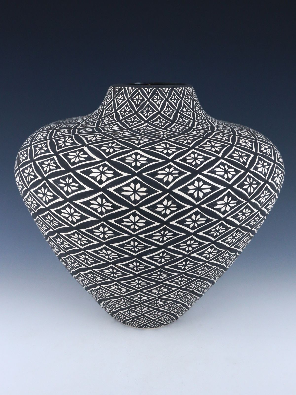Large Acoma Pueblo Pottery Vase - PuebloDirect.com
