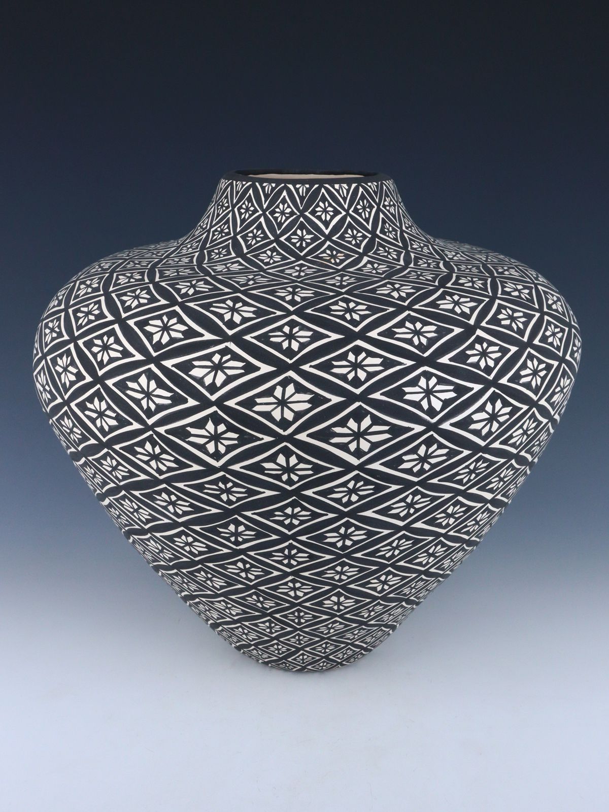 Large Acoma Pueblo Pottery Vase - PuebloDirect.com