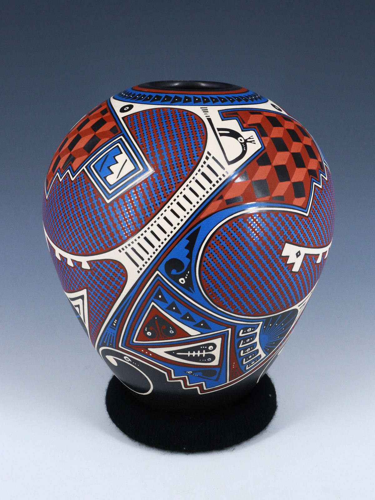 Mata Ortiz Hand Coiled and Painted Paquime Pottery - PuebloDirect.com