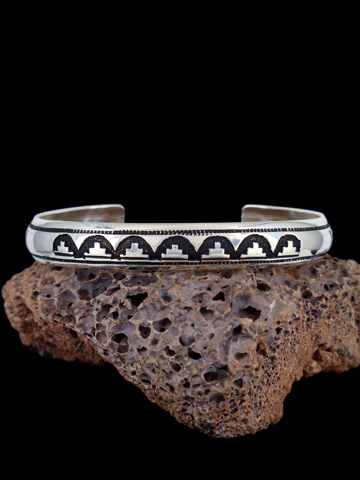Pulsera superpuesta de narrador de plata esterlina de nativos americanos
