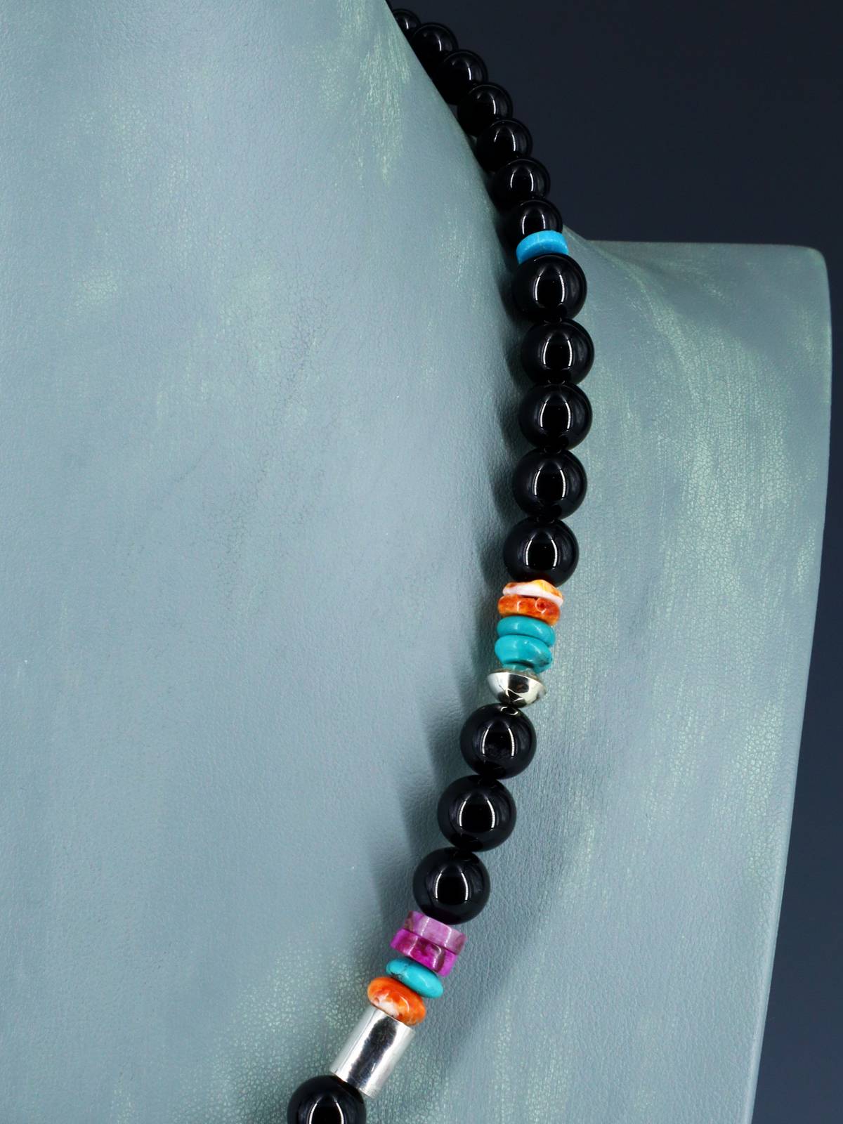 20" Navajo Single Strand Graduated Onyx Necklace