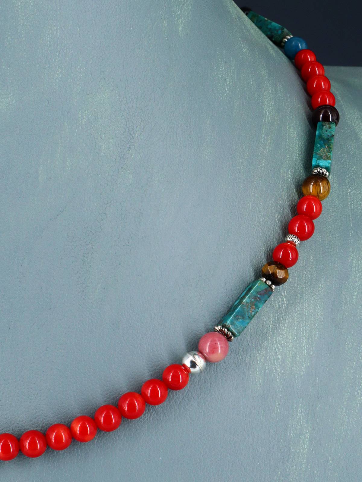 18" Navajo Single Strand Dyed Bamboo Coral Necklace