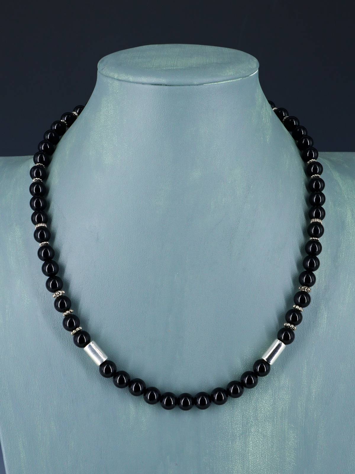 20" Navajo Single Strand Black Onyx Necklace