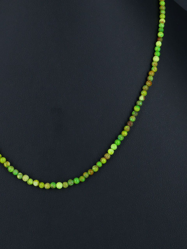 Thin Native American Green Gaspeite Choker Necklace - PuebloDirect.com