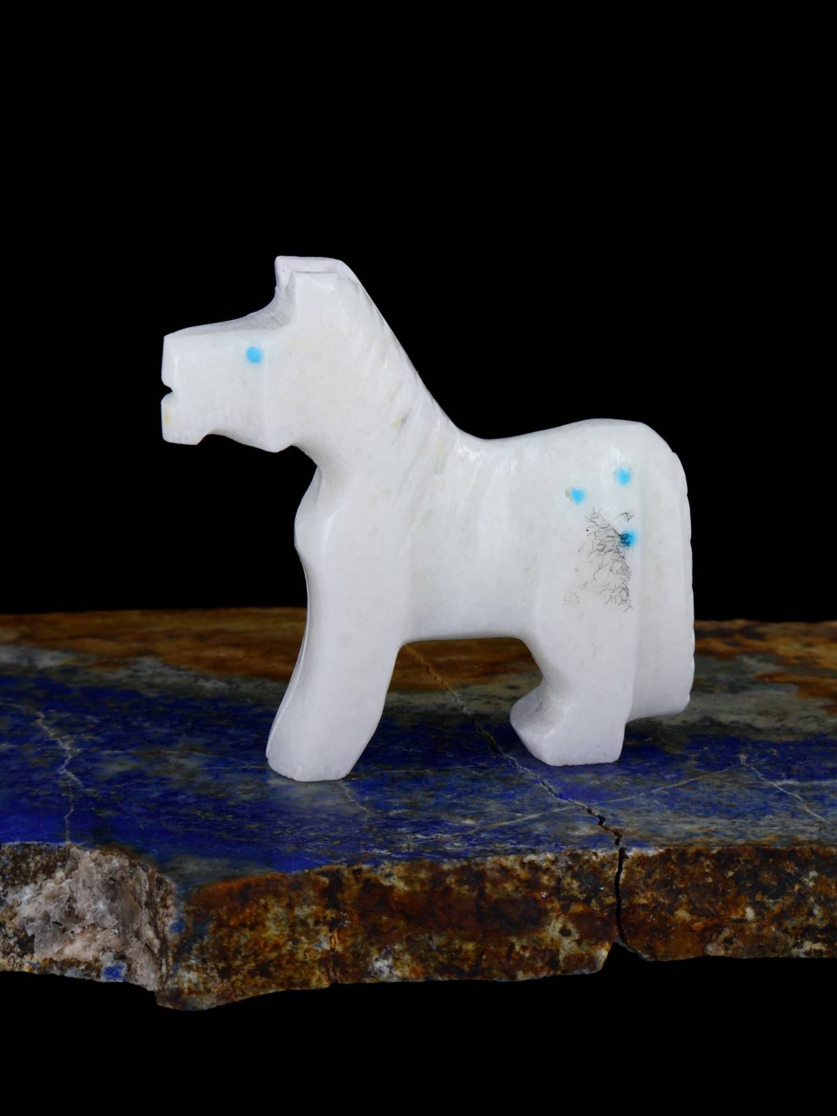 White Marble Horse Zuni Fetish - PuebloDirect.com