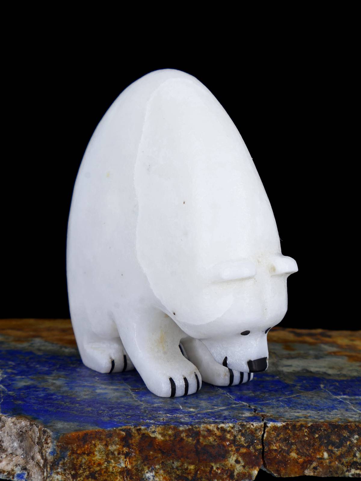 White Marble Bear Zuni Fetish - PuebloDirect.com