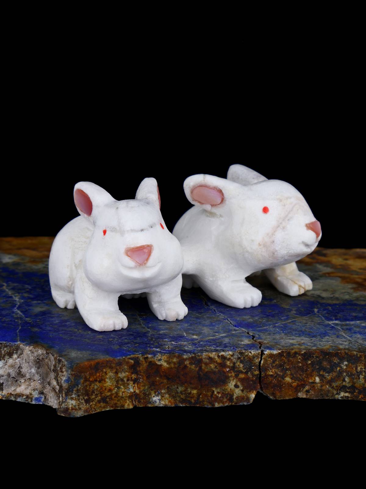 White Marble Rabbits Zuni Fetish - PuebloDirect.com