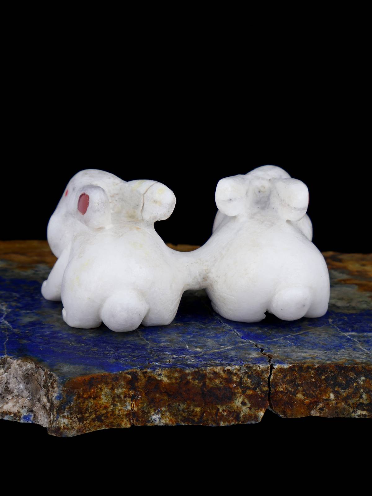 White Marble Rabbits Zuni Fetish - PuebloDirect.com