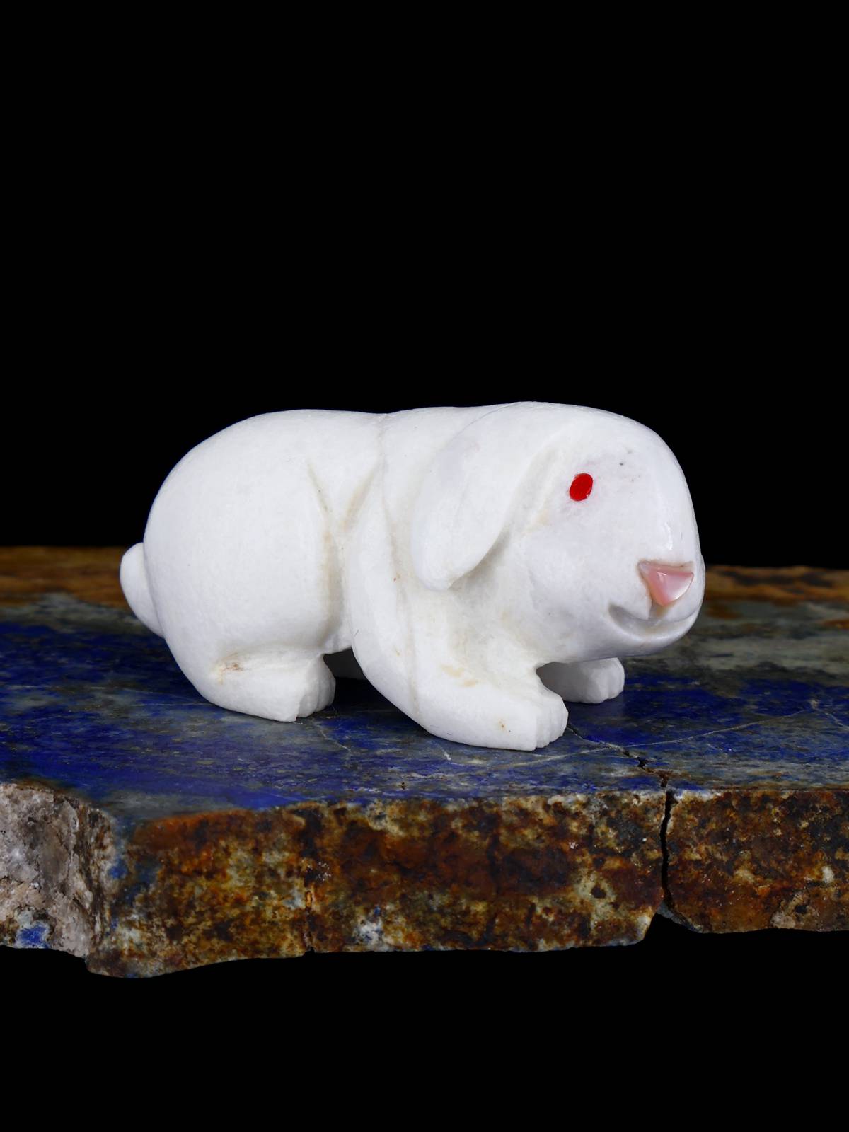 White Marble Rabbit Zuni Fetish - PuebloDirect.com