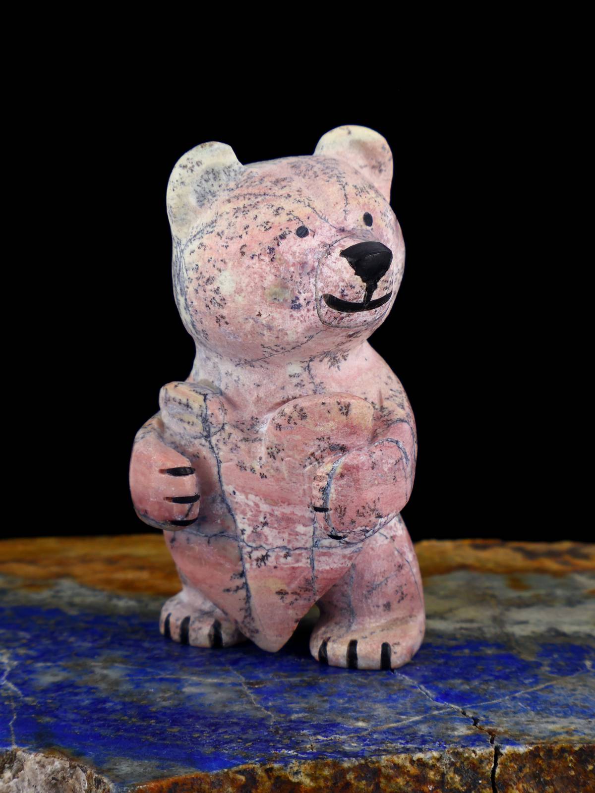 Rhyolite Love Bear Zuni Fetish - PuebloDirect.com