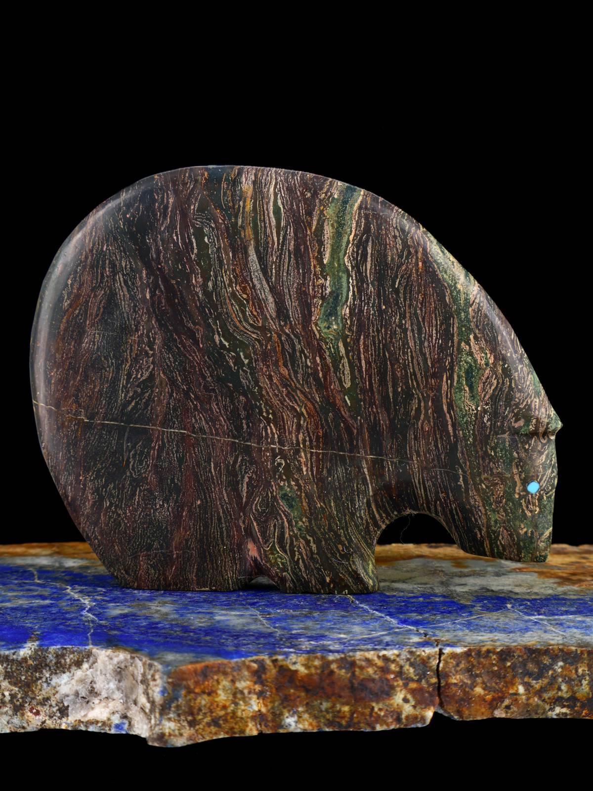 Folded Metasediment Medicine Bear Zuni Fetish - PuebloDirect.com