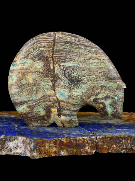 Folded Metasediment Medicine Bear Zuni Fetish - PuebloDirect.com