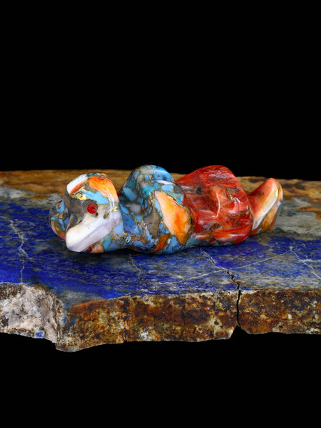 Turquoise and Spiny Oyster Coyote Zuni Fetish - PuebloDirect.com