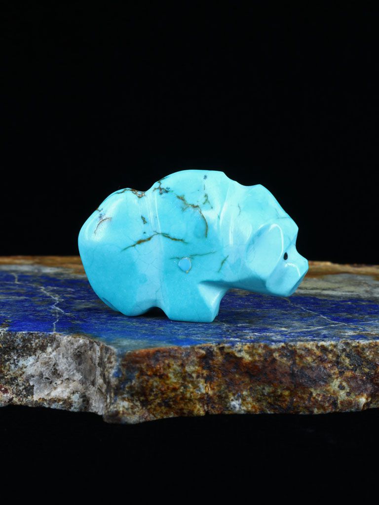 Dyed Howlite Bear Zuni Fetish - PuebloDirect.com
