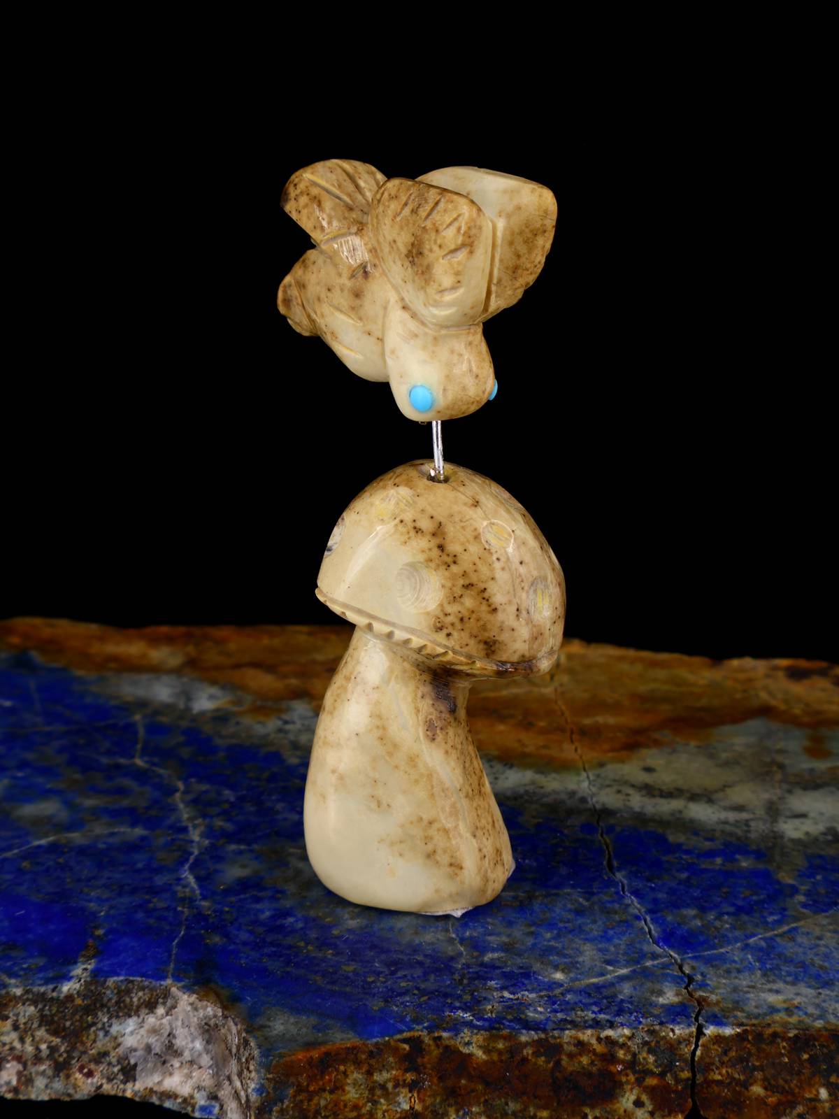 Serpentine Hummingbird and Mushroom Zuni Fetish - PuebloDirect.com