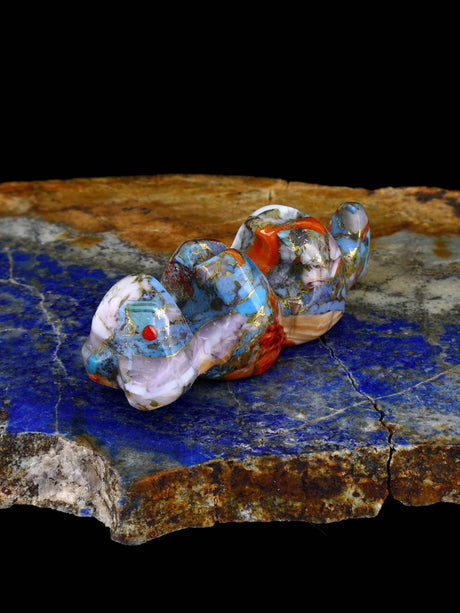 Turquoise and Spiny Oyster Cat Zuni Fetish - PuebloDirect.com