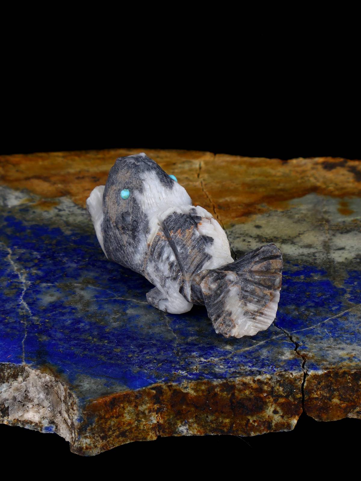 Zebra Marble Skunk With Bottom In The Air Zuni Fetish - PuebloDirect.com