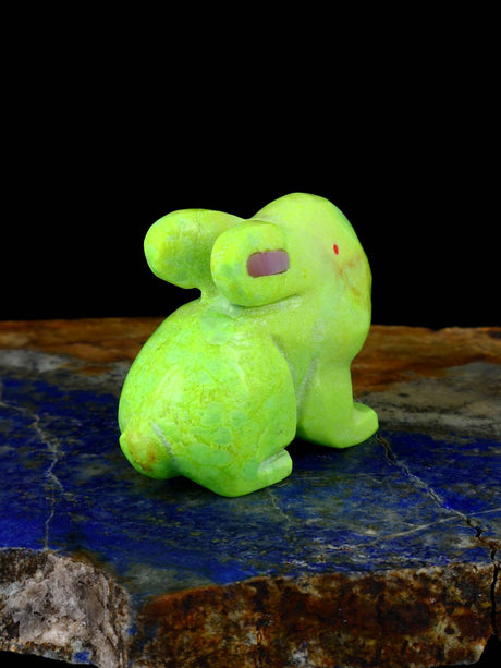 Mojave Turquoise Rabbit Zuni Fetish - PuebloDirect.com