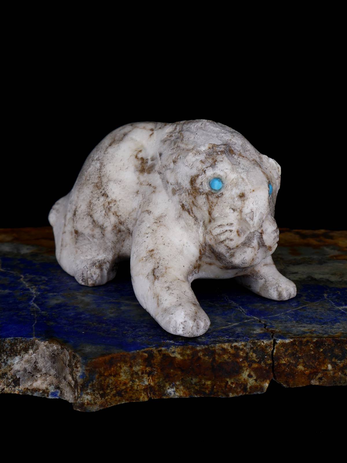 White Marble Lion Zuni Fetish - PuebloDirect.com