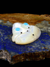 Mother of Pearl Frog Zuni Fetish