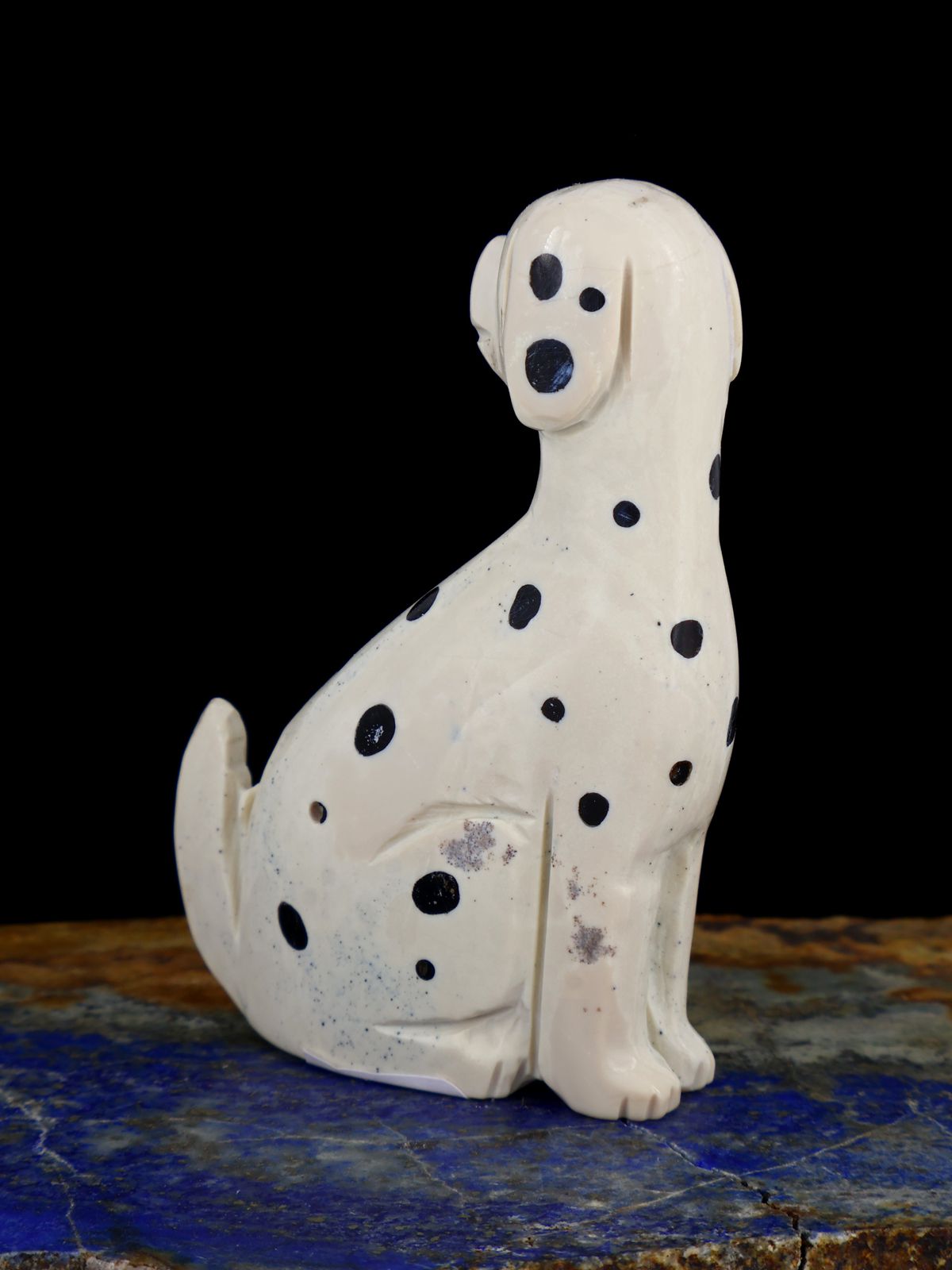 Serpentine Dalmation Dog Zuni Fetish - PuebloDirect.com