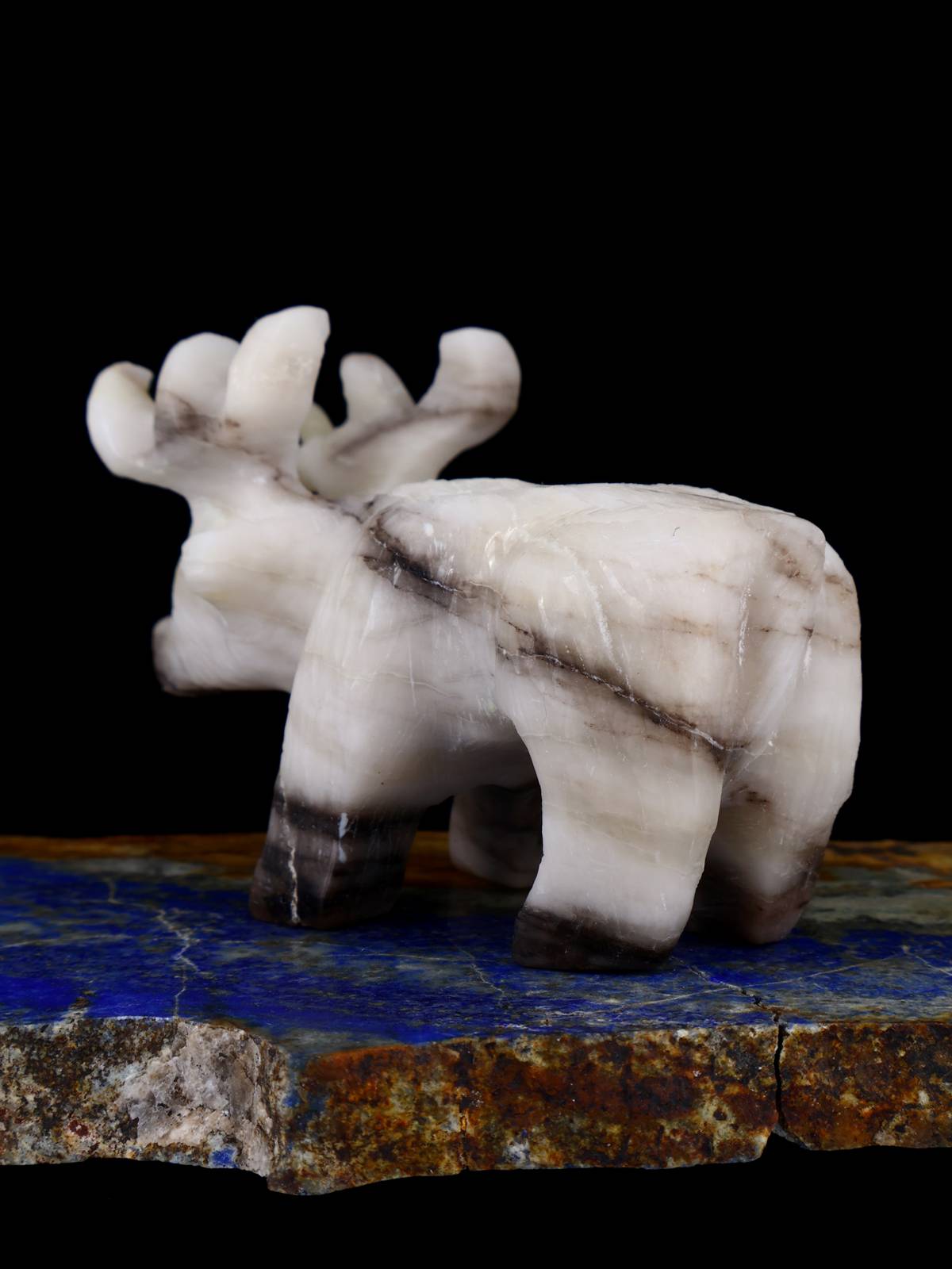 Marble Reindeer Zuni Fetish