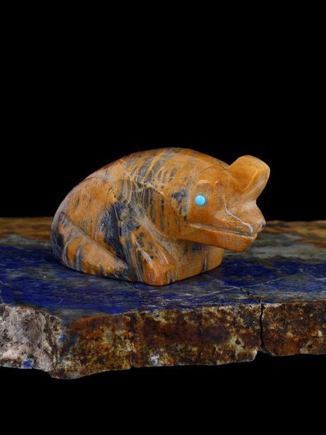 Egyptian Marble Frog Zuni Fetish - PuebloDirect.com