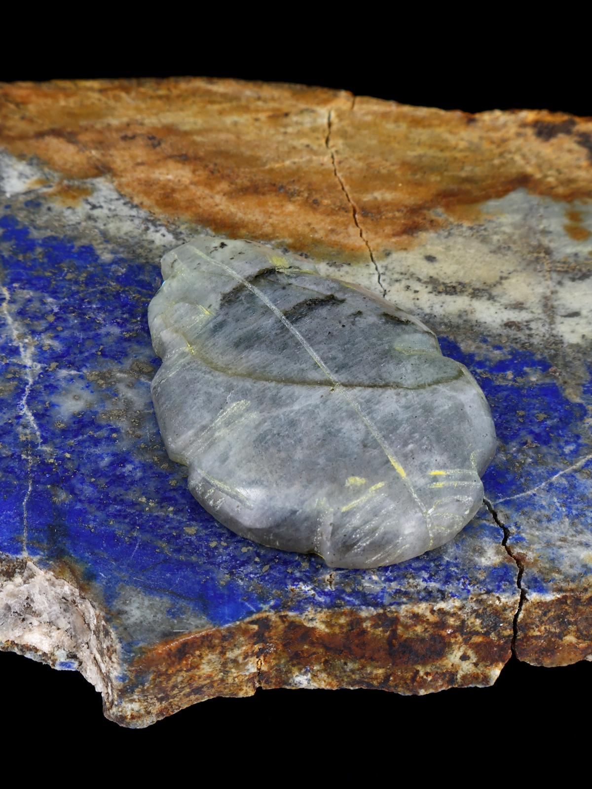 Labradorite Badger Zuni Fetish - PuebloDirect.com