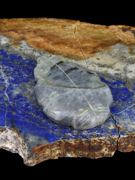 Labradorite Badger Zuni Fetish - PuebloDirect.com