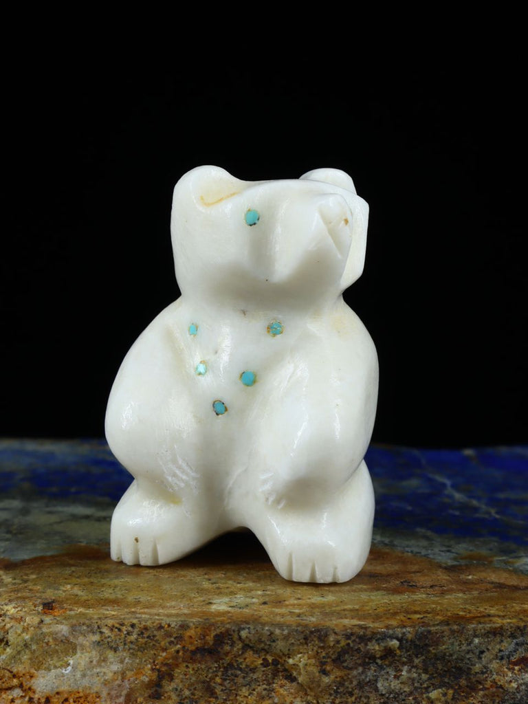 White Marble Bear Zuni Fetish - PuebloDirect.com